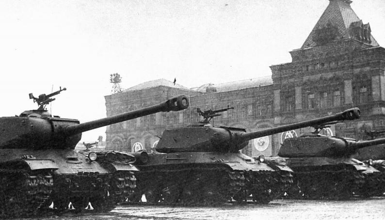 ИС-2 на Параде Победы 24 июня 1945