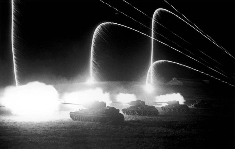 Ночная атака Т-34-85 у станции Раздельная около Одессы. Апрель 1944
