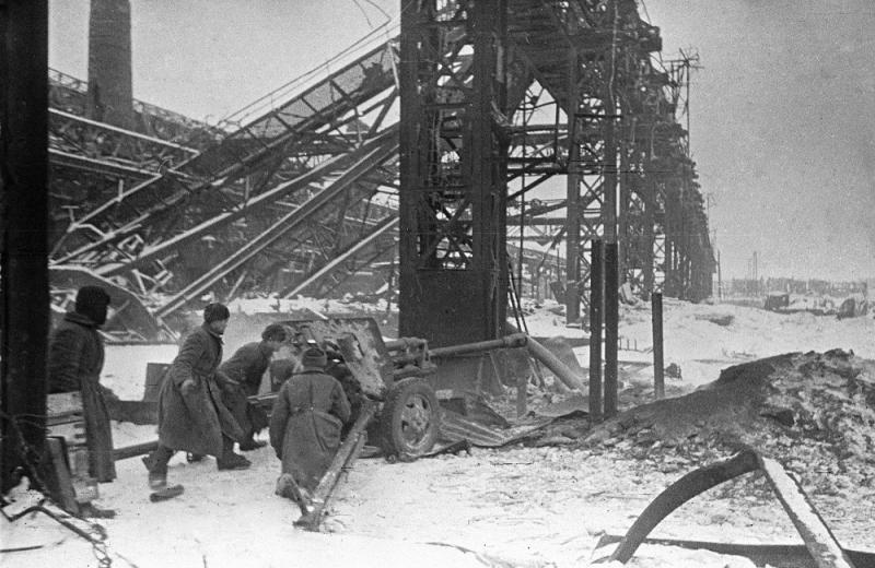 ЗИС-3 в Сталинграде. Декабрь 1942