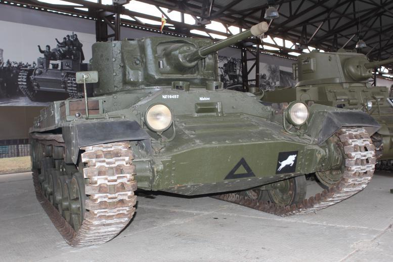Легкий танк «Валентайн» на выставочной площадке музея