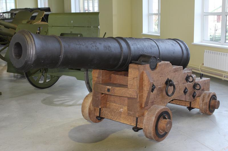 30-фунтовая морская пушка в Музее отечественной военной истории