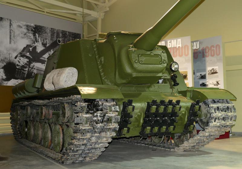 ИСУ-122 в экспозиции музея