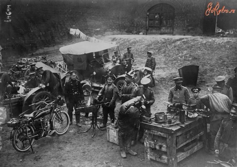 Войсковой ремонт мотоциклов «Indian». 1915