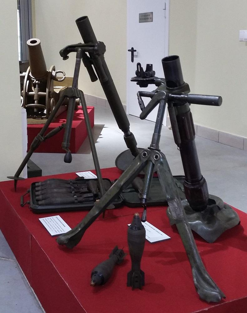 50-мм минометы образца 1940 г. и 1938 г. в Музее отечественной военной истории