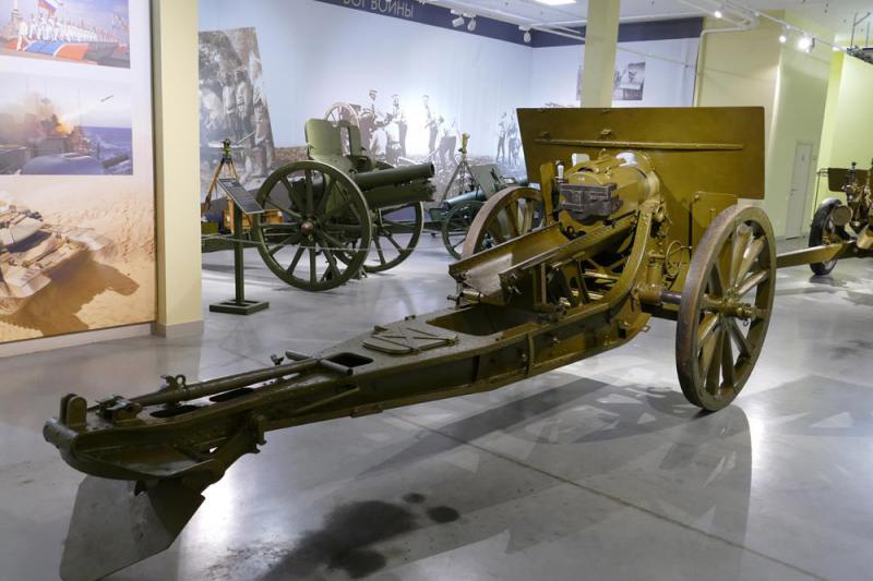 152-мм полевая гаубица образца 1910 г. в Музее отечественной военной истории