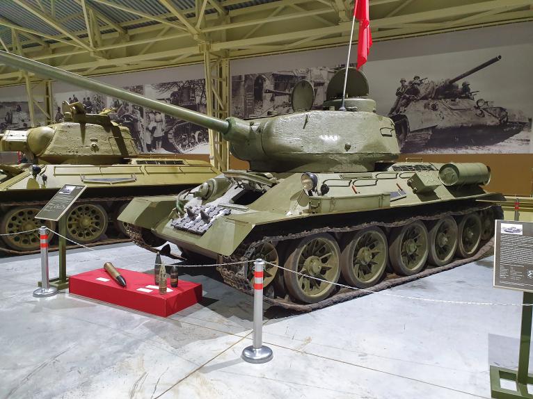 Танк Т-34-85 в Музее отечественной военной истории