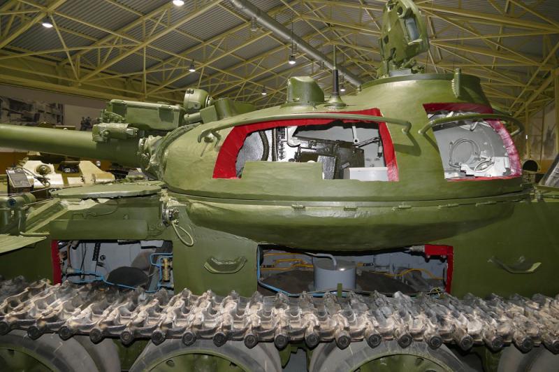 Танк Т-62М разрезной в Музее отечественной военной истории