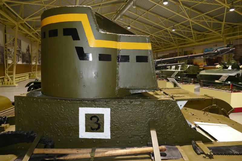 Тактические знаки на танке ХТ-26 в нашем музее