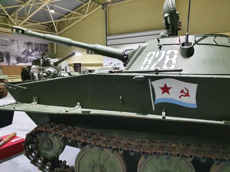 Танк ПТ-76 в Музее отечественной военной истории