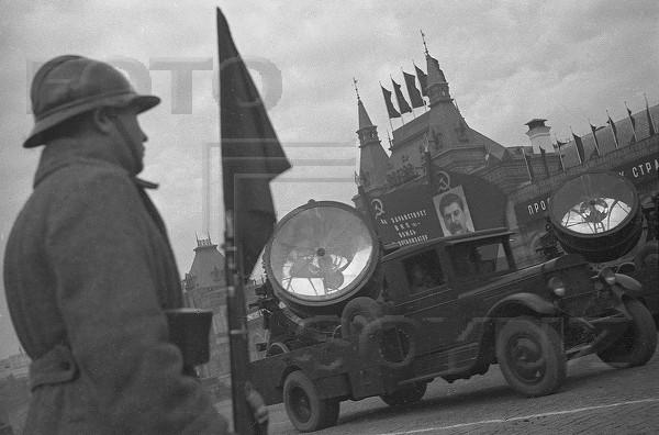 Парад военной техники на Красной площади. Москва, 1940