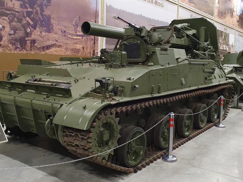 240-мм самоходный миномет артиллерии резерва ВГК 2С4 «Тюльпан» в Музее отечественной военной истории