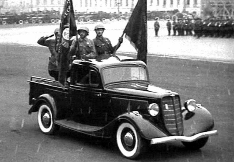 ГАЗ-М415 на параде в Ленинграде